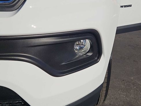 New 2026 Jeep Compass Latitude image 11