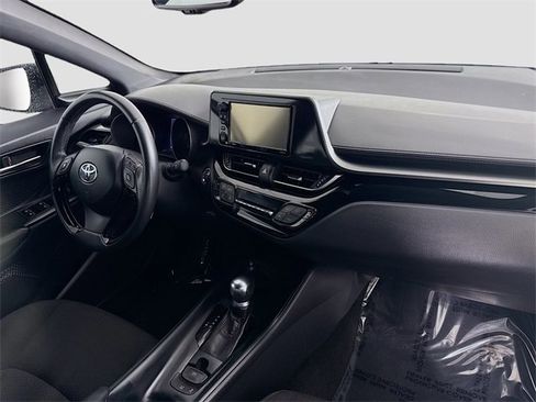 Certified 2018 Toyota C-HR XLE image 27