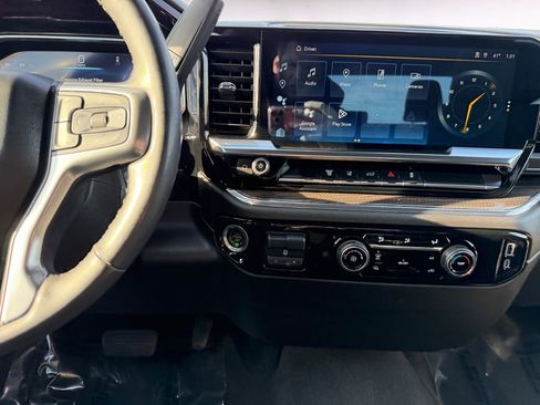 Used 2024 Chevrolet Silverado 3500 LT image 11