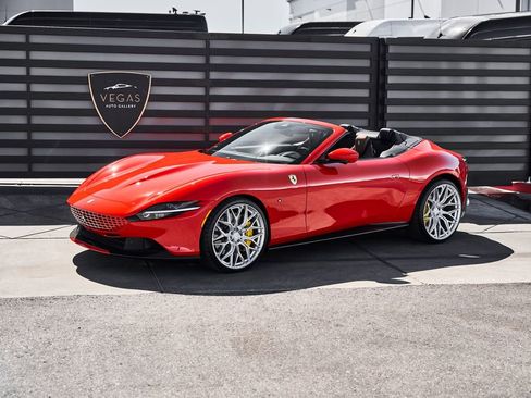 Used 2024 Ferrari Roma Spider RWD image 5