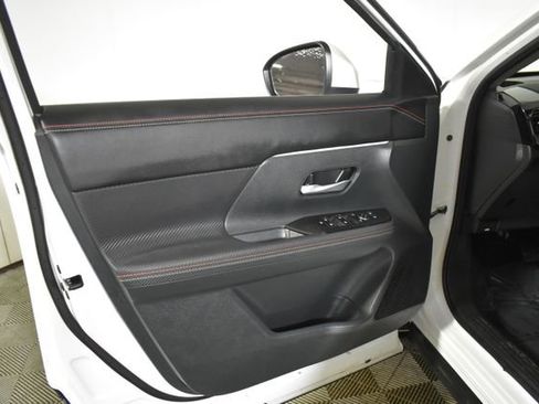 Certified 2025 Nissan Kicks SR w/ SR Premium Package image 7