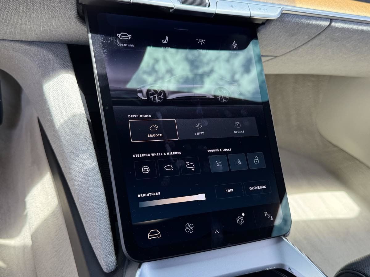 Used 2024 Lucid Air Pure RWD image 28