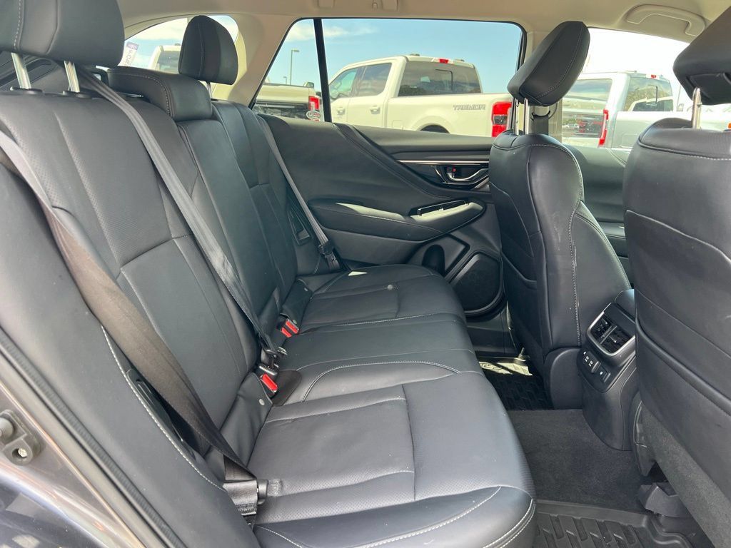 Used 2022 Subaru Outback Limited AWD/4WD image 23