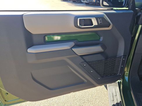 Used 2023 Ford Bronco Wildtrak image 11