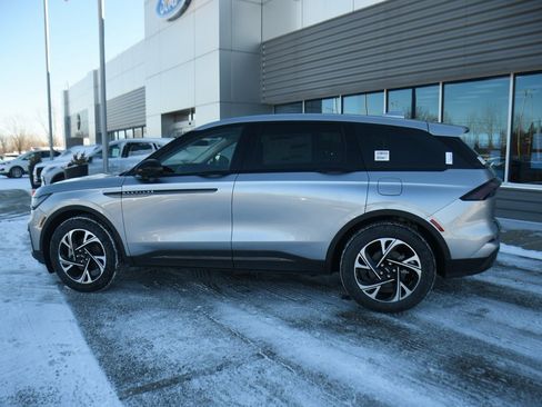 Used 2026 Lincoln Nautilus Premier w/ Equipment Group 102A image 3