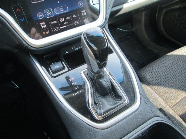 Used 2022 Subaru Outback Premium AWD/4WD image 17