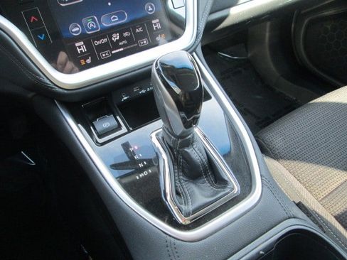 Used 2022 Subaru Outback Premium image 17