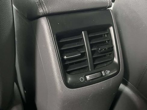Used 2017 Kia Niro EX FWD image 19