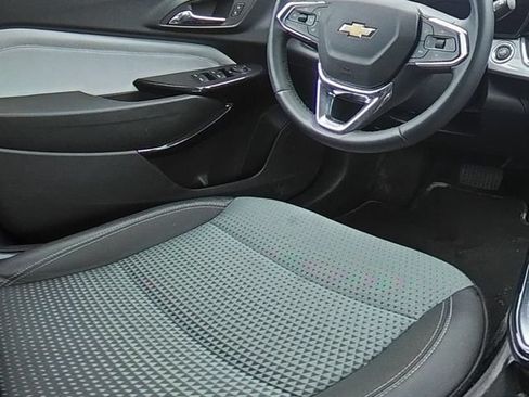 Used 2025 Chevrolet Trax LT w/ LT Convenience Package FWD image 19