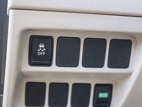 Used 2018 Nissan Rogue Sport SV image 30