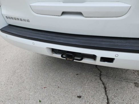 Used 2015 Chevrolet Suburban LT RWD image 7