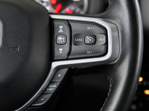 Used 2024 RAM 2500 Big Horn w/ Night Edition image 32