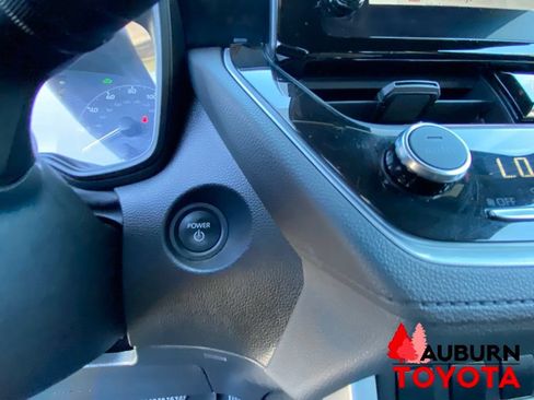 Used 2024 Toyota Corolla Cross AWD Hybrid w/ Moonroof Package image 41