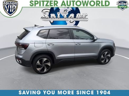 Used 2025 Volkswagen Taos SE AWD/4WD image 9