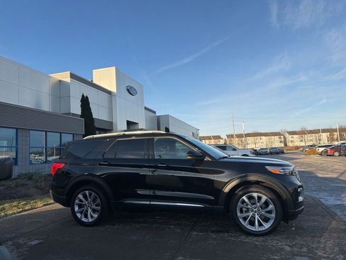 Certified 2023 Ford Explorer Platinum w/ Technology Package image 8