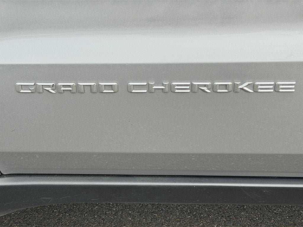 Used 2016 Jeep Grand Cherokee Limited AWD/4WD image 35