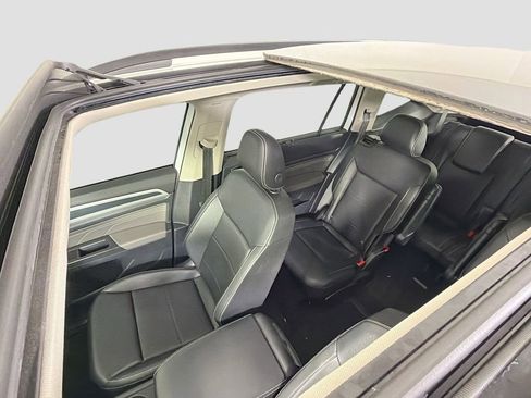 Used 2021 Volkswagen Atlas SE w/ Panoramic Sunroof Package image 15