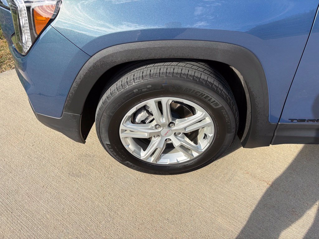 Used 2024 GMC Terrain SLE w/ Driver Convenience Package FWD image 51
