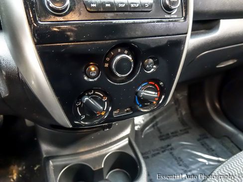 Used 2015 Nissan Versa Note SV image 16