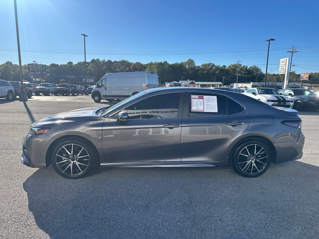 Used 2024 Toyota Camry SE FWD image 6