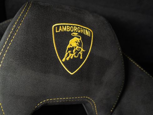 Used 2019 Lamborghini Huracan Performante AWD/4WD image 65