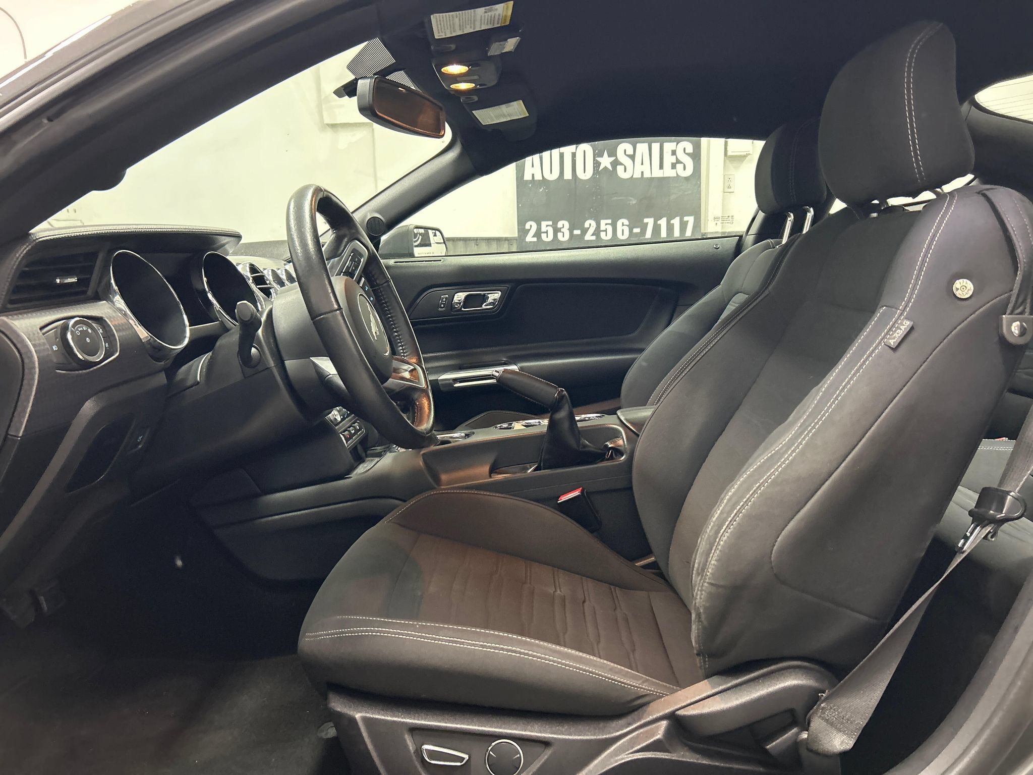 Used 2017 Ford Mustang GT w/ GT Performance Package RWD image 8