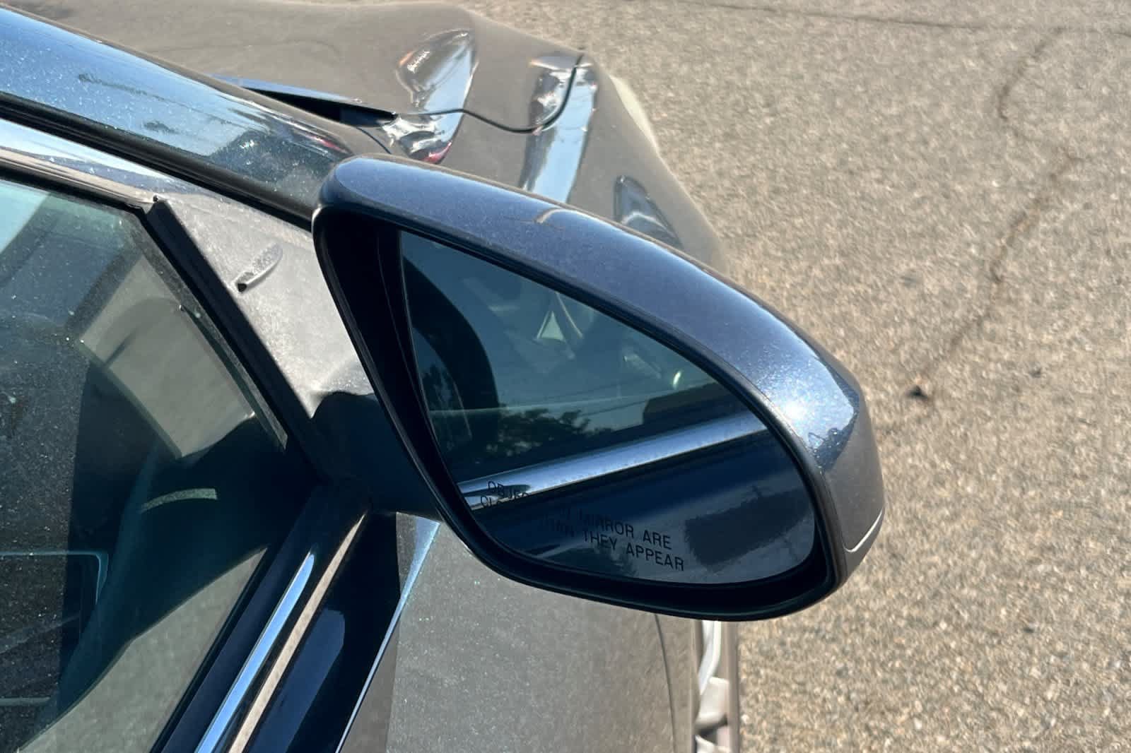 Used 2016 Toyota Camry SE FWD image 19