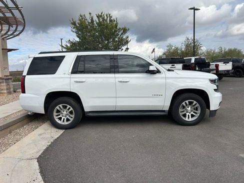 Used 2015 Chevrolet Tahoe LT w/ Luxury Package image 2
