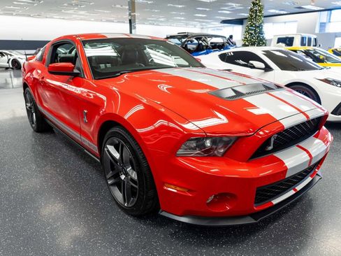 Used 2010 Ford Mustang Shelby GT500 image 3