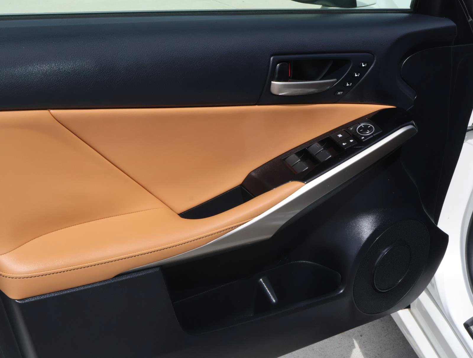 Used 2018 Lexus IS 300 w/ Comfort Package RWD image 15