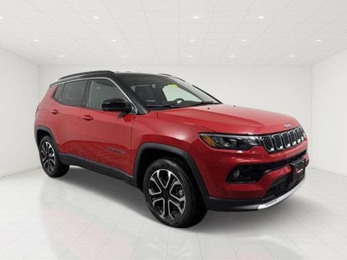 Used 2024 Jeep Compass Limited AWD/4WD image 1