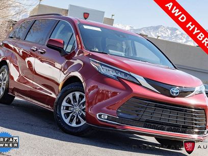 Used 2022 Toyota Sienna XLE