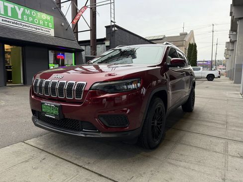 Used 2020 Jeep Cherokee Latitude w/ Cold Weather Group AWD/4WD image 1