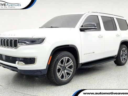 Used 2023 Jeep Wagoneer 4WD w/ Premium Group I image 1