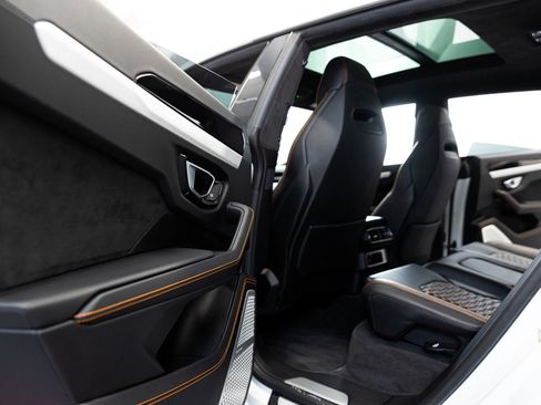 Used 2021 Lamborghini Urus image 36