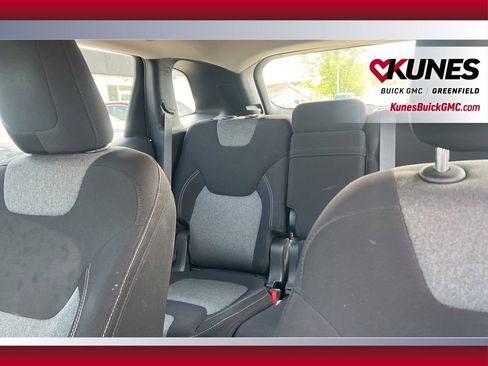 Used 2014 Jeep Cherokee Sport FWD image 15