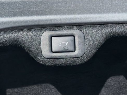 Used 2025 Lexus ES 350 w/ Premium Package FWD image 13