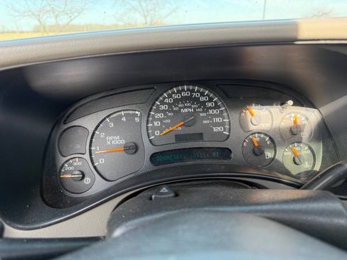 Used 2005 GMC Sierra 2500 SLT w/ Heavy-Duty Power Package image 19