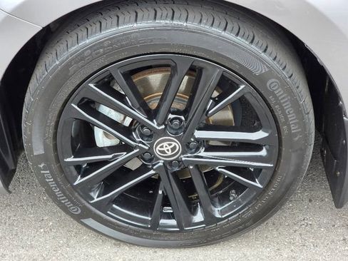 Used 2025 Toyota Camry SE w/ Convenience Package image 18