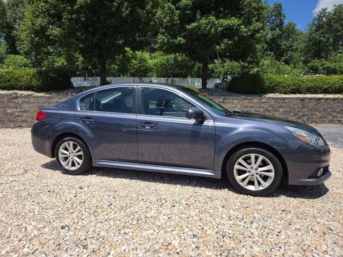 Used 2014 Subaru Legacy 2.5i Limited AWD/4WD image 7