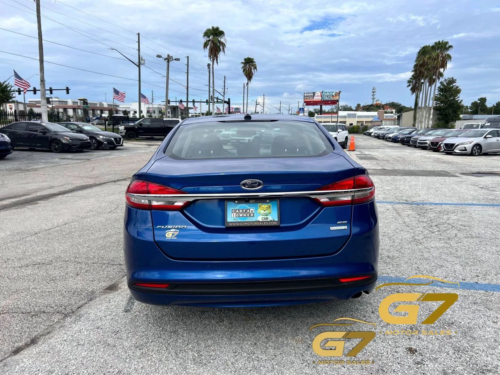 Used 2018 Ford Fusion SE w/ Fusion SE Technology Package FWD image 3