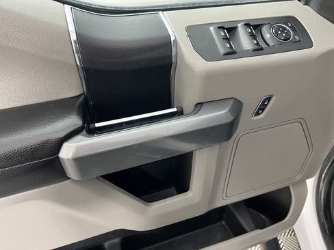 Used 2018 Ford F150 XLT w/ Trailer Tow Package image 16