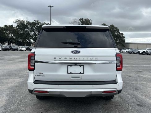 Used 2022 Ford Expedition Limited image 8