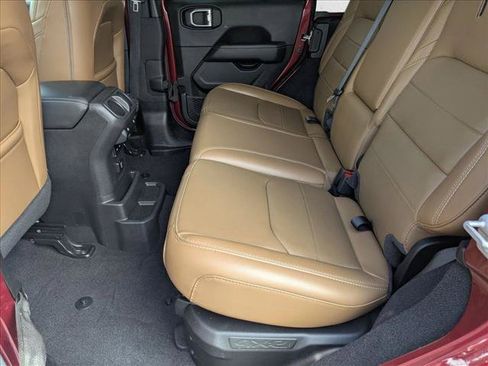 Used 2021 Jeep Wrangler Unlimited Sahara w/ Cold Weather Group AWD/4WD image 18