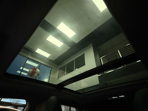 Used 2023 Audi Q4 e-tron Prestige image 30