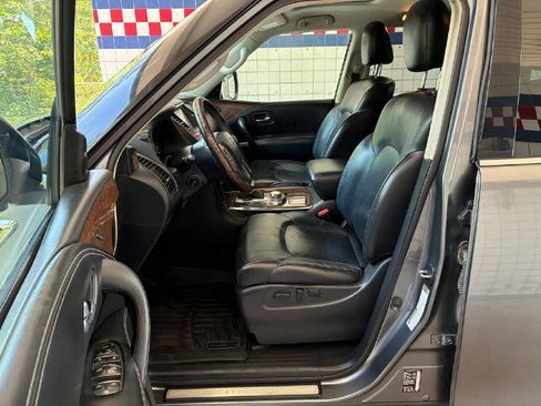 Used 2017 INFINITI QX80 4WD w/ Driver Assistance Package image 9