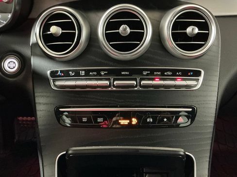 Used 2022 Mercedes-Benz GLC 300 4MATIC Coupe image 12