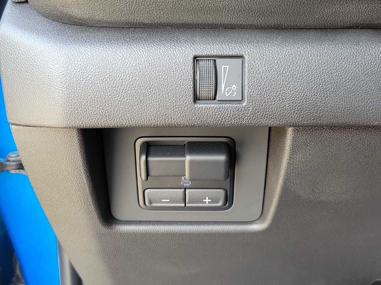 Used 2023 Chevrolet Colorado W/T w/ Safety Package RWD image 29