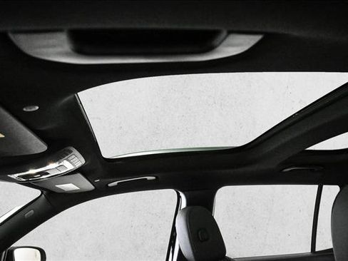 New 2026 Mercedes-Benz GLB 250 4MATIC image 17