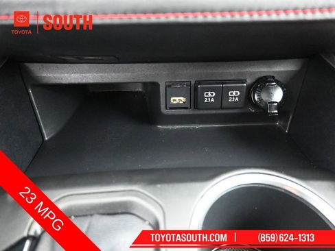 Used 2021 Toyota Highlander XSE AWD/4WD image 18